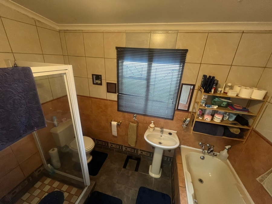 3 Bedroom Property for Sale in Geelhoutpark North West